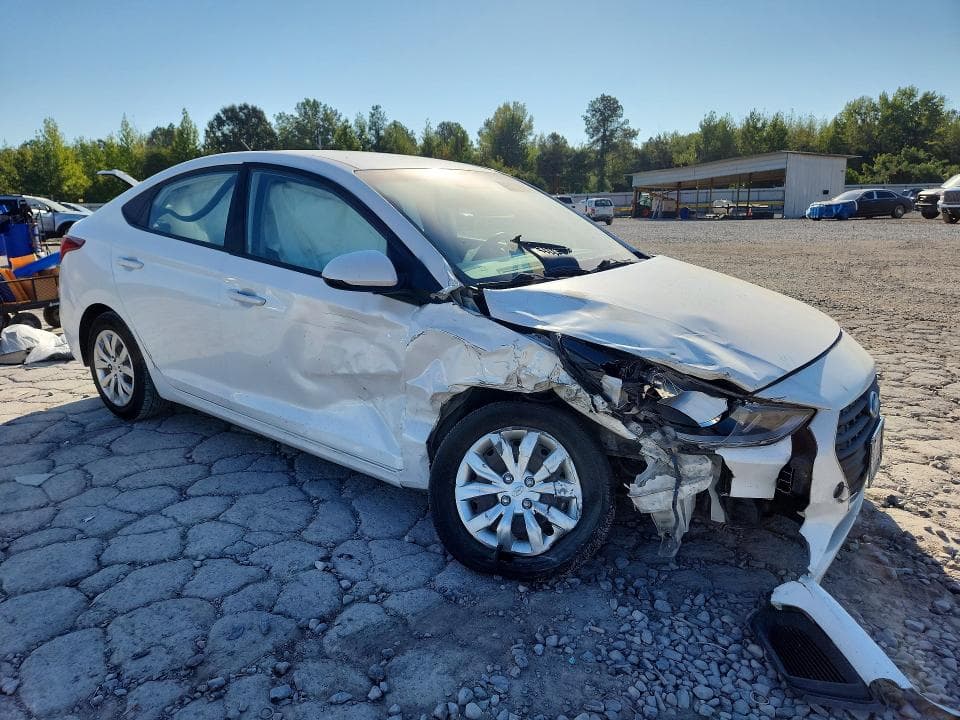 2018 HYUNDAI ACCENT SE 4