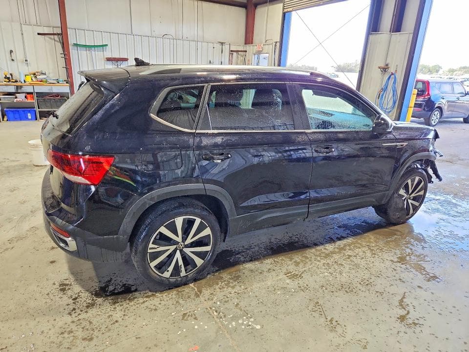 2024 VOLKSWAGEN TAOS SE 3