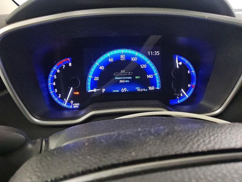 2020 TOYOTA COROLLA XLE 9
