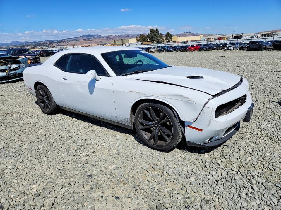 2018 DODGE CHALLENGER SXT 4