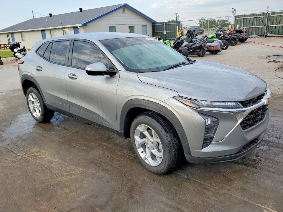 2025 CHEVROLET TRAX LS 4