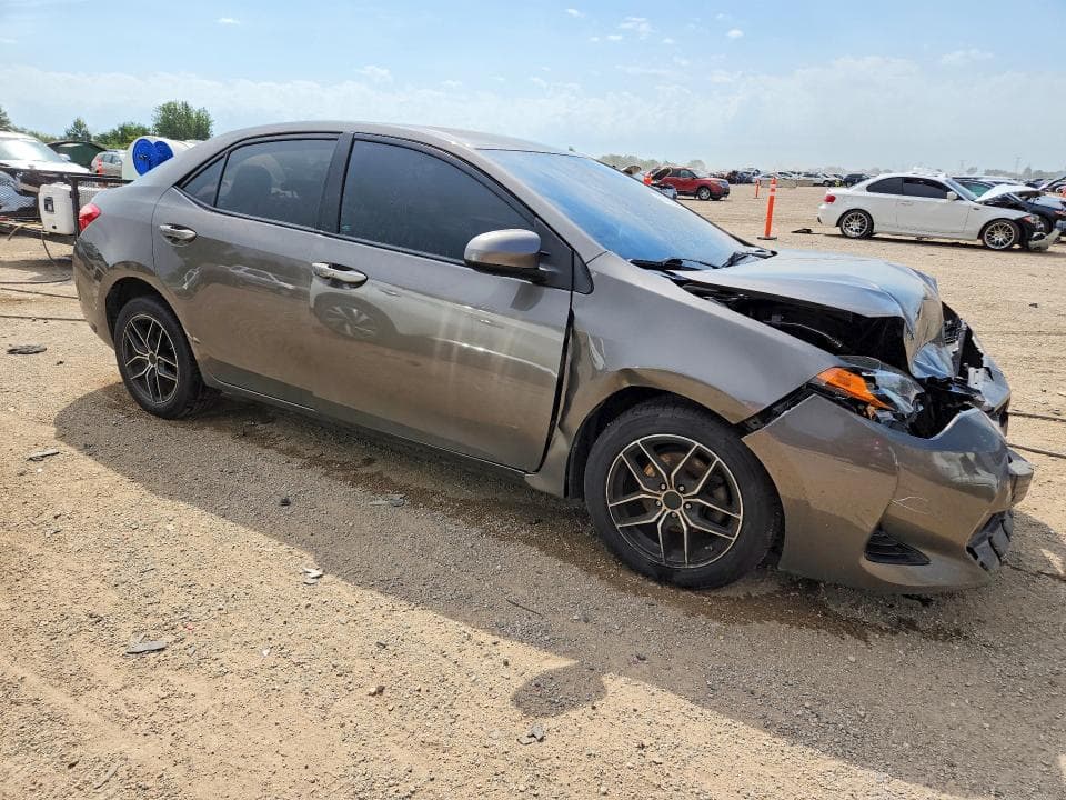 2017 TOYOTA COROLLA LE 4