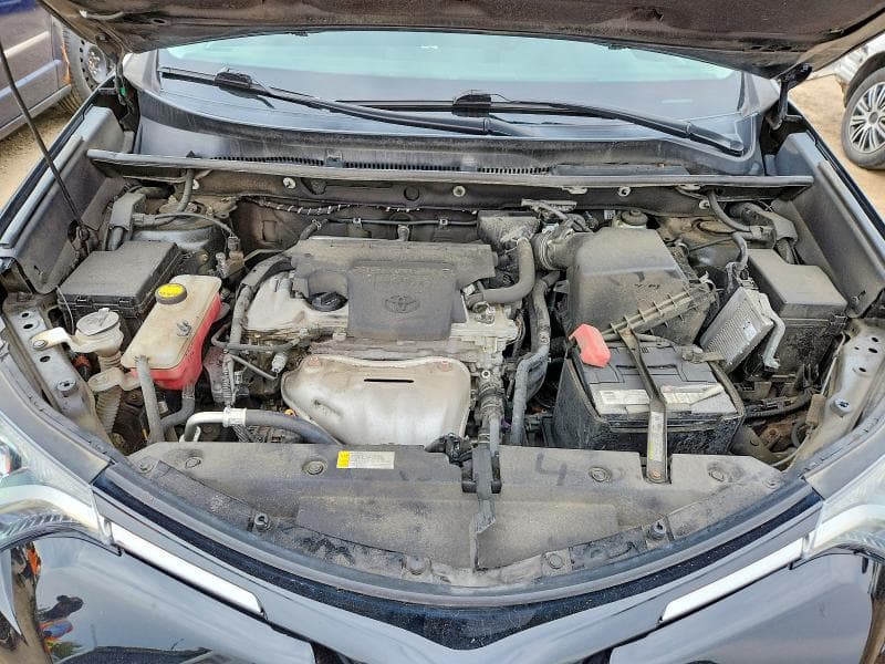 2018 TOYOTA RAV4 XLE 12