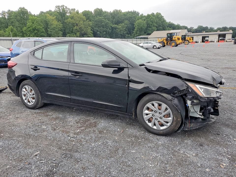 2020 HYUNDAI ELANTRA SE 4