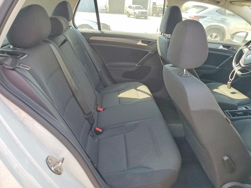 2018 VOLKSWAGEN E-GOLF SE 10