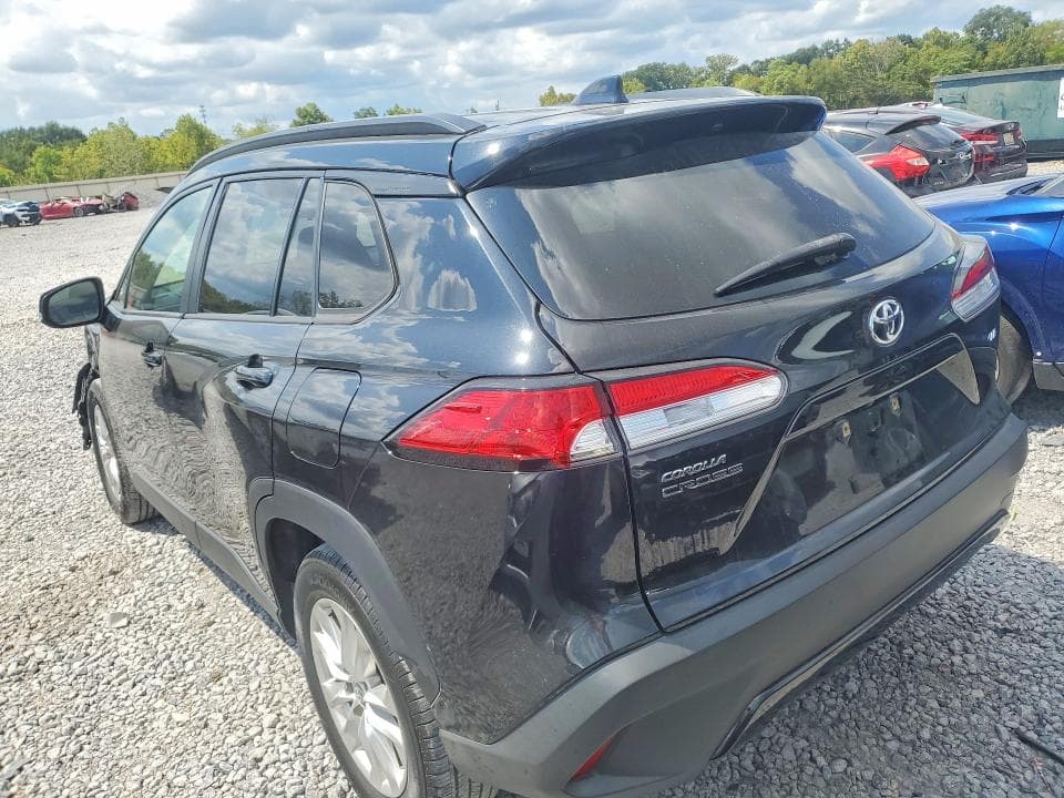 2022 TOYOTA COROLLA CROSS LE 2
