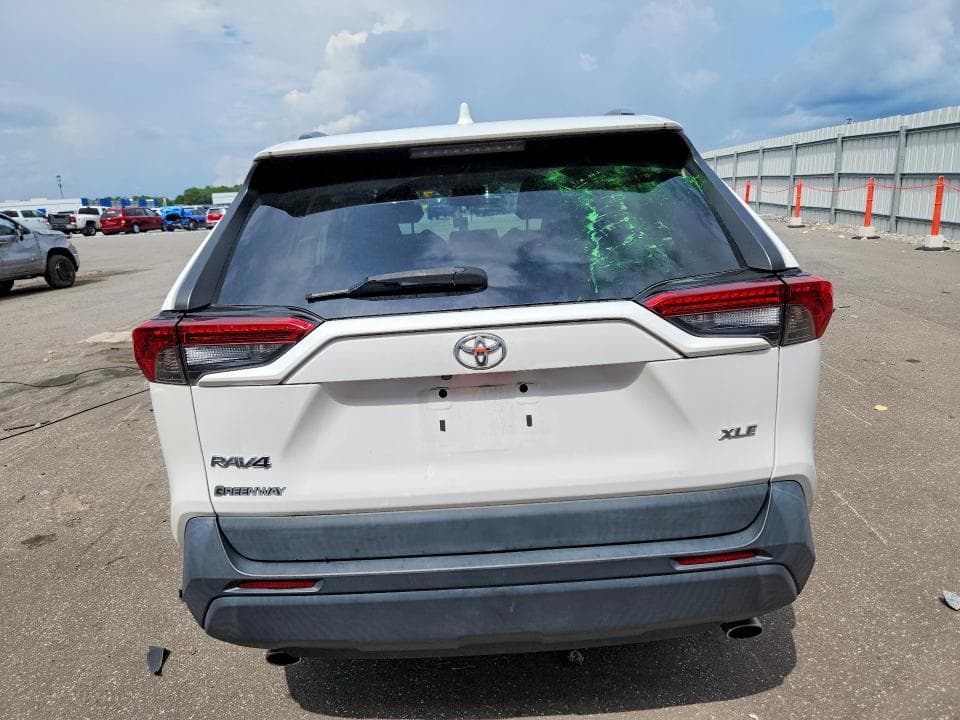 2021 TOYOTA RAV4 XLE 6