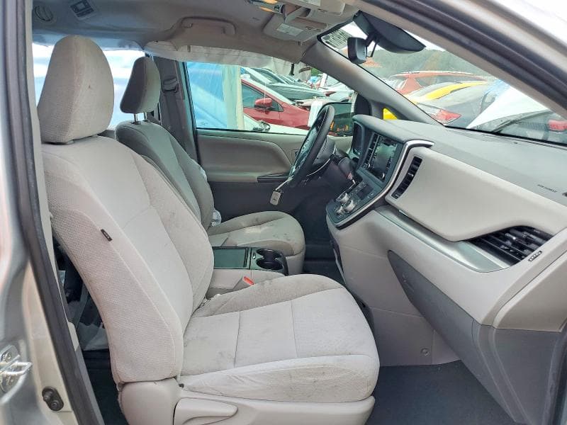 2020 TOYOTA SIENNA LE 7