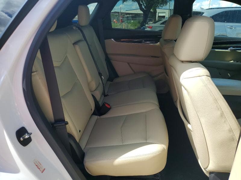 2018 CADILLAC XT5 11