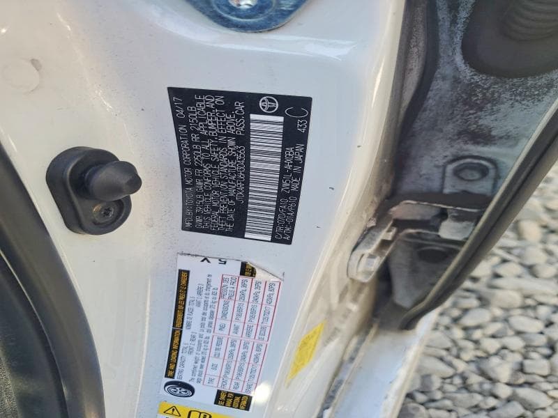 2017 TOYOTA PRIUS THREE 12