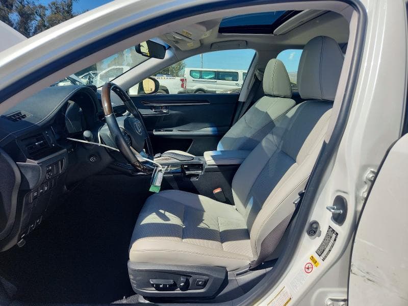 2017 LEXUS ES 300H 7
