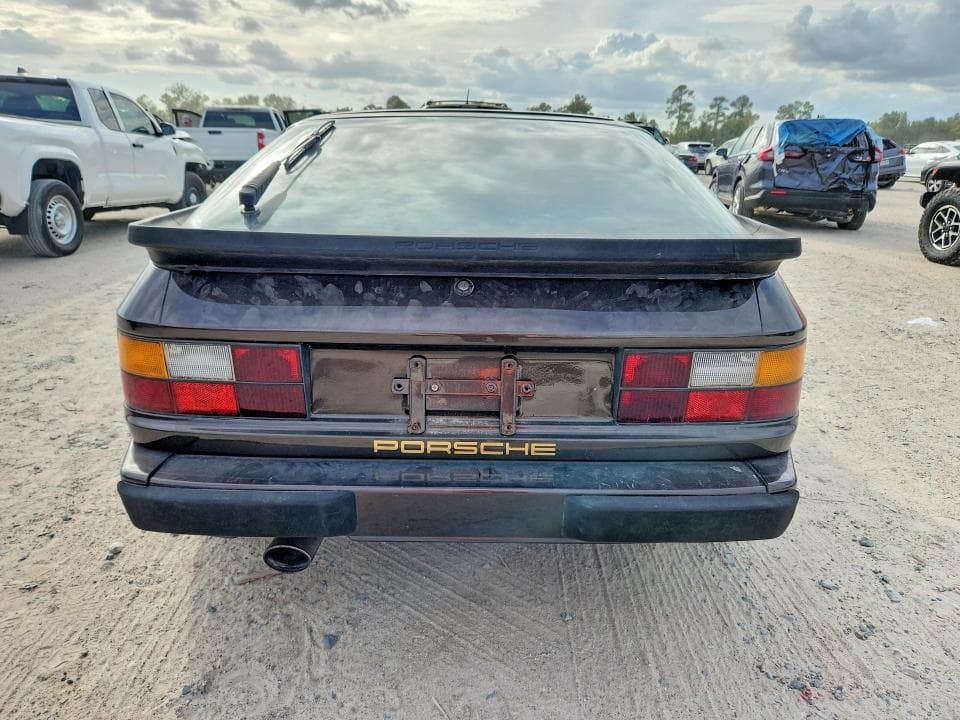 1985 PORSCHE 944 6