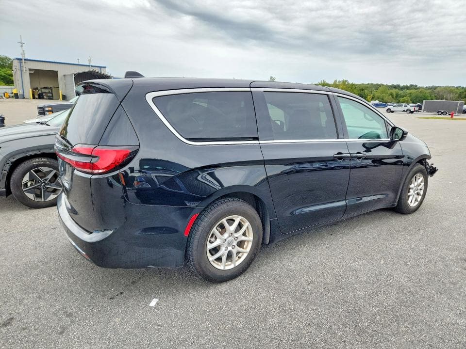 2024 CHRYSLER PACIFICA TOURING L 3