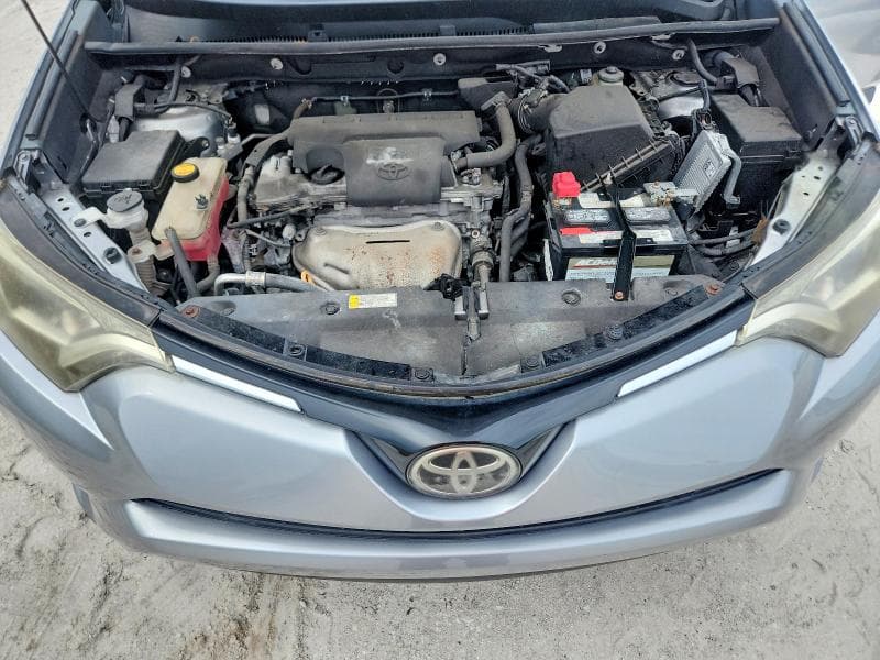 2017 TOYOTA RAV4 XLE 11