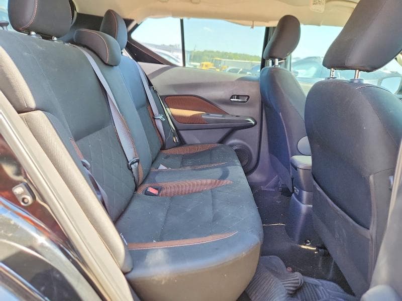 2020 NISSAN KICKS SR 10