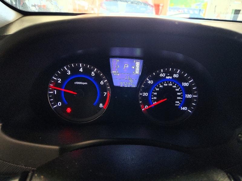 2017 HYUNDAI ACCENT SE 9