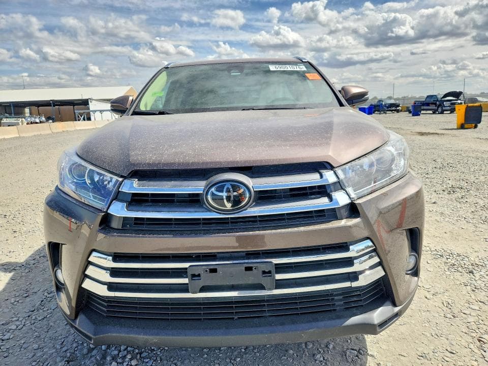2017 TOYOTA HIGHLANDER LIMITED 5
