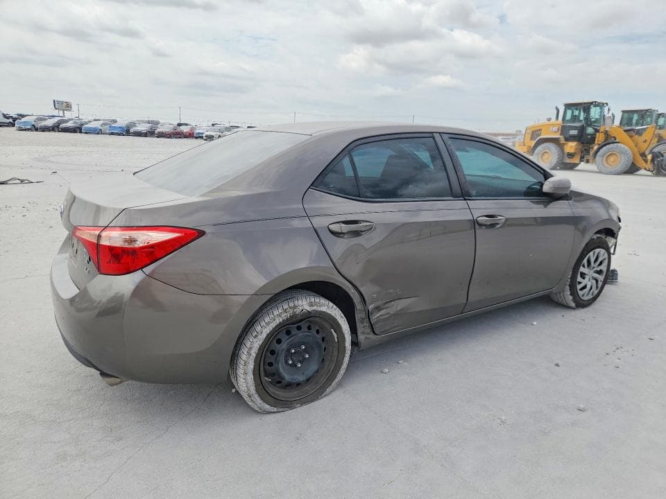 2018 TOYOTA COROLLA LE 3