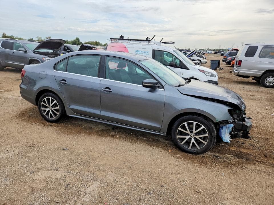 2017 VOLKSWAGEN JETTA SE 4