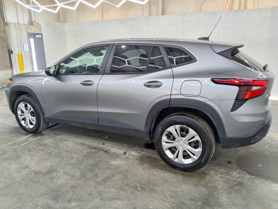 2024 CHEVROLET TRAX LS 2