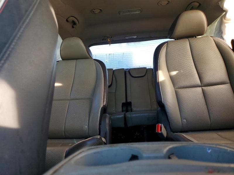 2017 KIA SEDONA LX 10
