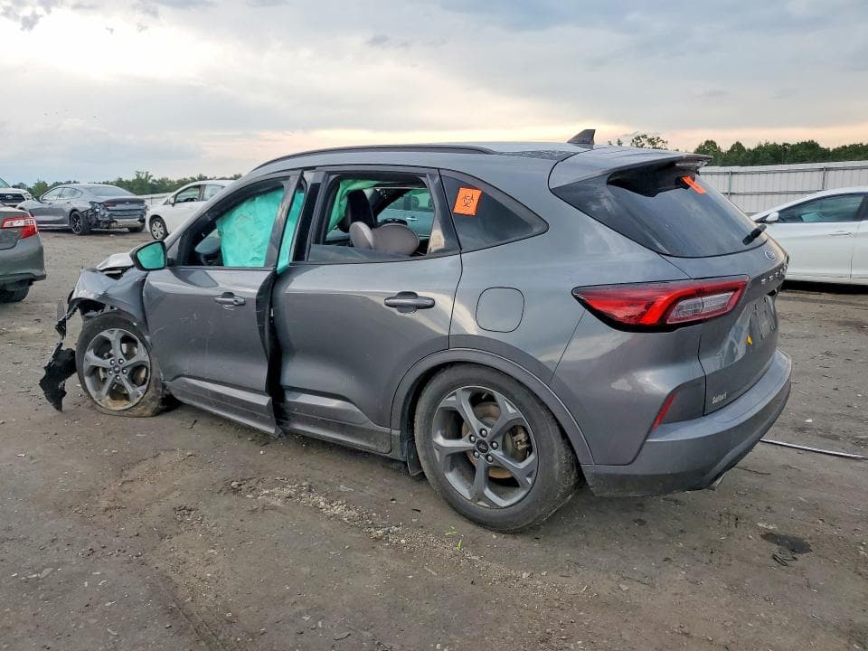 2024 FORD ESCAPE ST LINE 2
