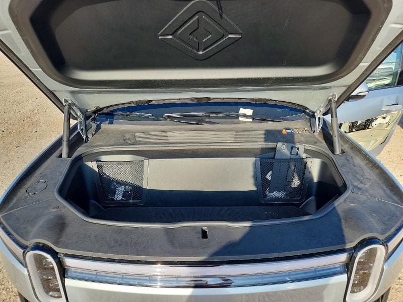 2025 RIVIAN R1T ADVENTURE 11