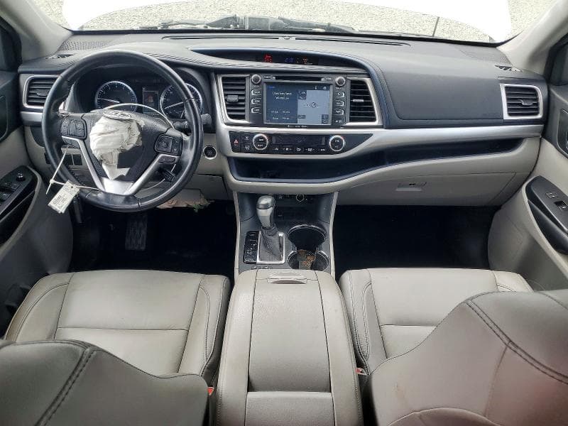 2017 TOYOTA HIGHLANDER XLE 8