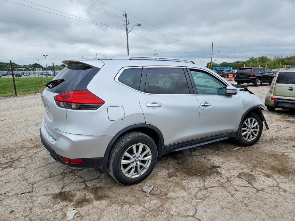 2017 NISSAN ROGUE SV 3