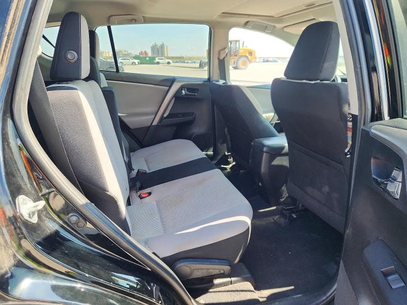 2017 TOYOTA RAV4 XLE 10