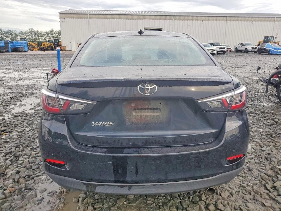 2019 TOYOTA YARIS LE 6