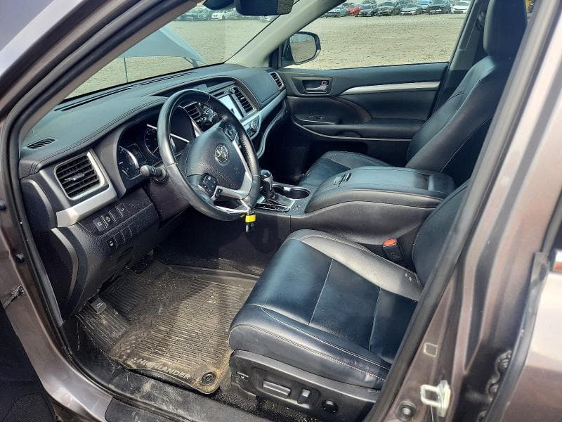 2019 TOYOTA HIGHLANDER XLE 7