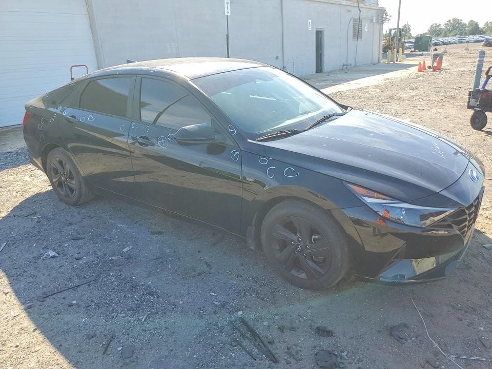 2022 HYUNDAI ELANTRA SEL 4