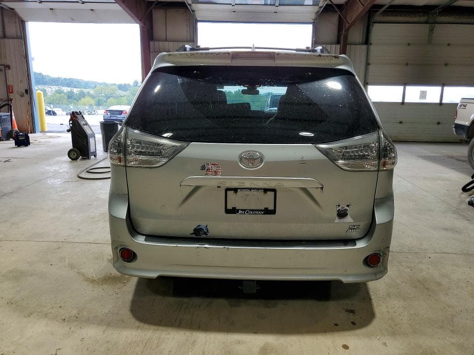 2020 TOYOTA SIENNA SE 7-PASSENGER 6