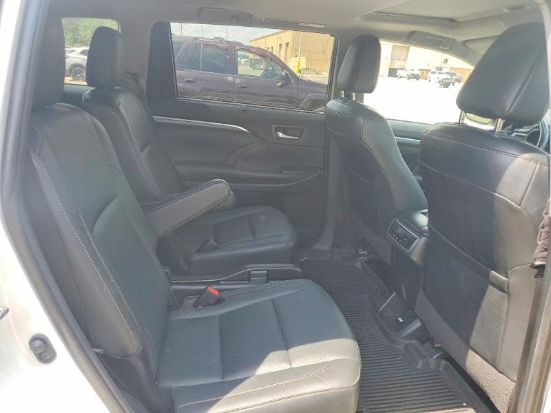 2019 TOYOTA HIGHLANDER LIMITED 10