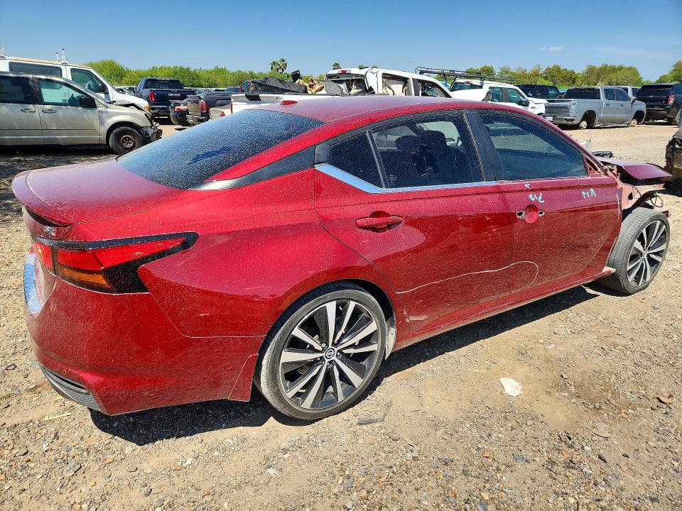 2022 NISSAN ALTIMA SR 3