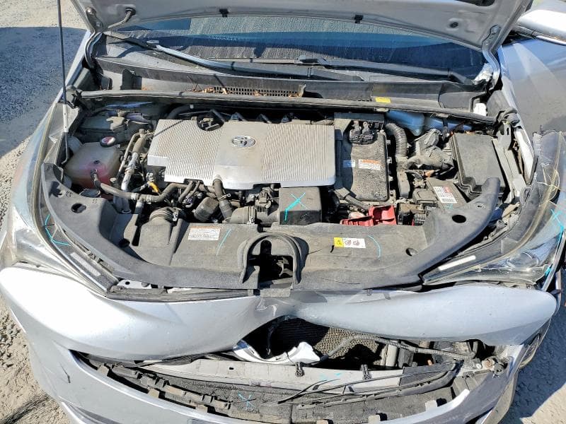 2017 TOYOTA PRIUS THREE TOURING 11
