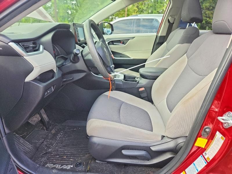 2019 TOYOTA RAV4 XLE 7
