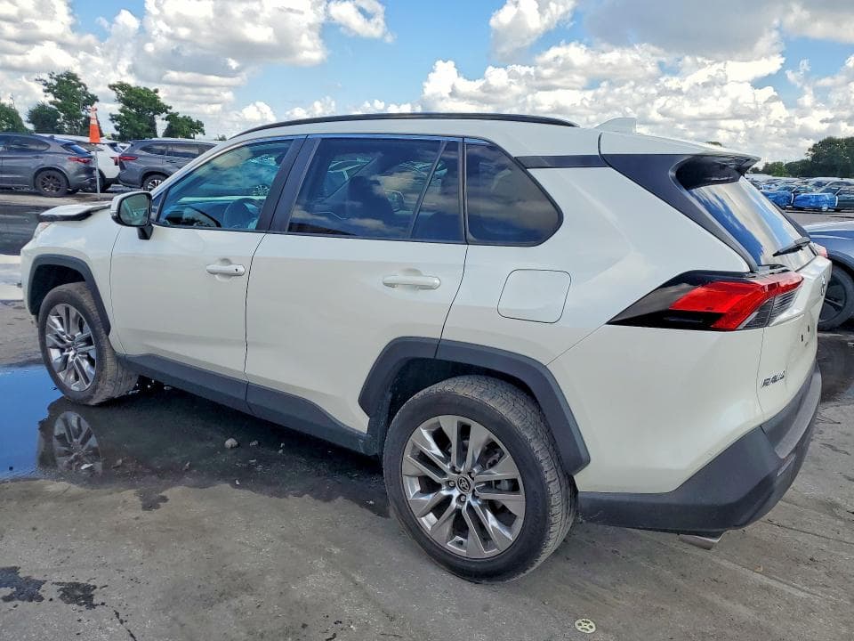 2021 TOYOTA RAV4 XLE PREMIUM 2