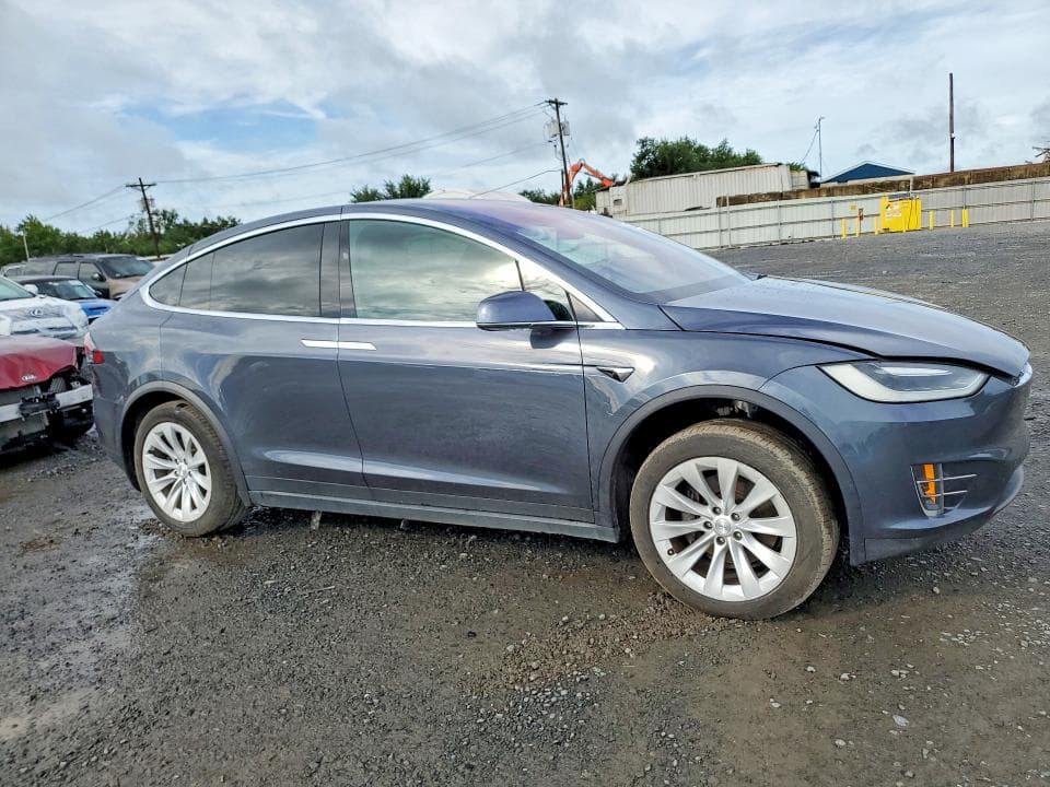 2020 TESLA MODEL X 4