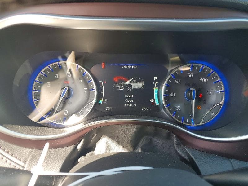 2017 CHRYSLER PACIFICA LIMITED 9