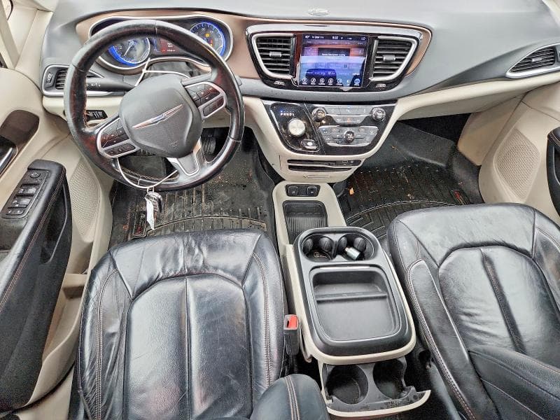 2017 CHRYSLER PACIFICA TOURING L 8