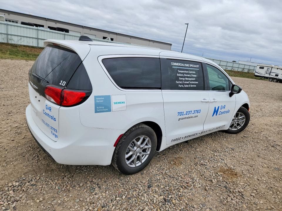 2026 CHRYSLER VOYAGER LX 3