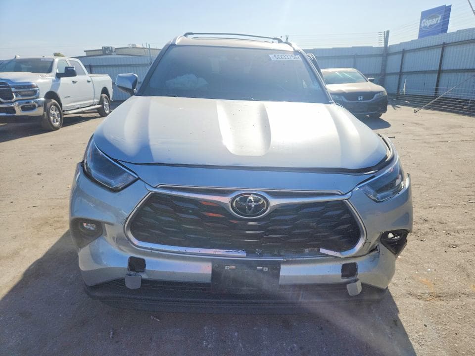 2021 TOYOTA HIGHLANDER XLE 5