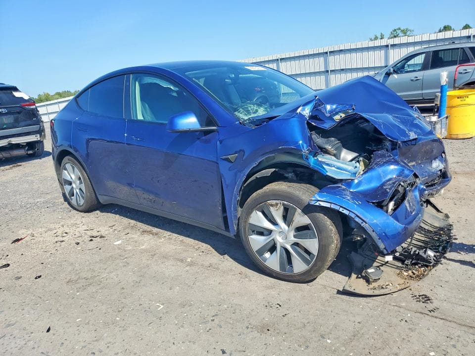 2023 TESLA MODEL Y 4