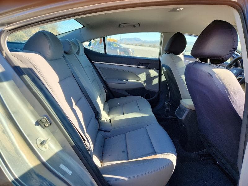 2018 HYUNDAI ELANTRA SEL 10