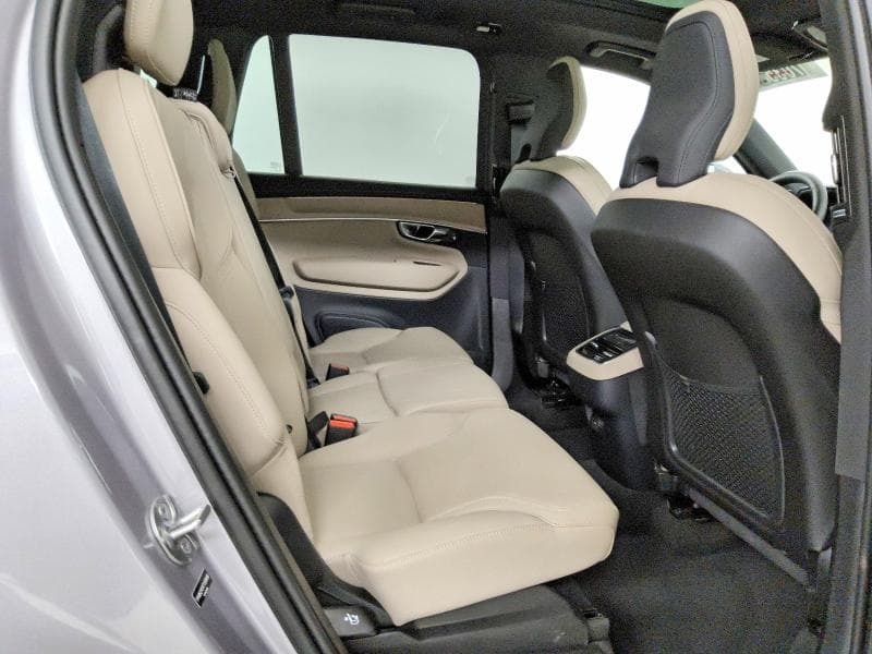 2026 VOLVO XC90 PLUS 11