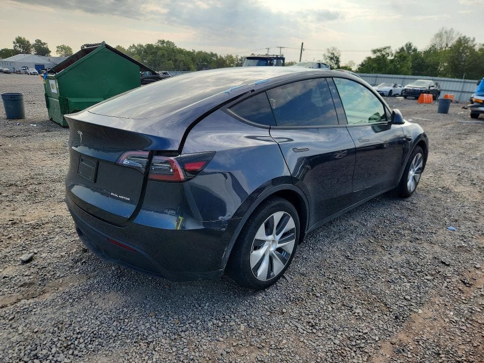 2024 TESLA MODEL Y 3