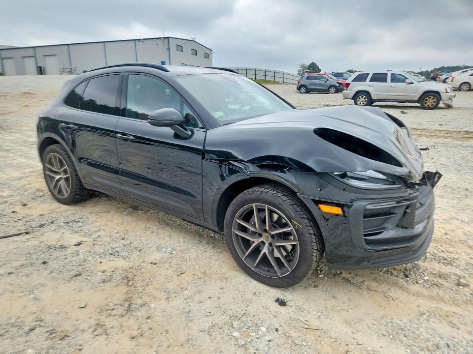2023 PORSCHE MACAN BASE 4
