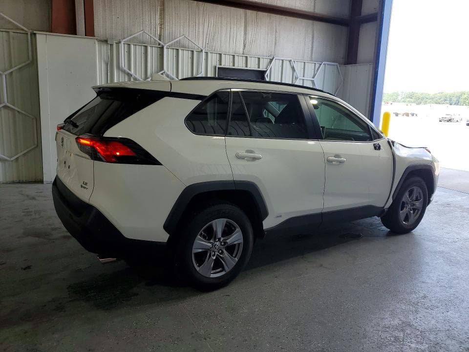 2025 TOYOTA RAV4 LE 3